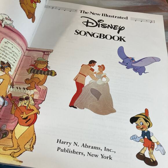 Vintage 80s The New Illustrated Disney Songbook Vocal Scores w/Piano (1986) - Picture 3 of 6